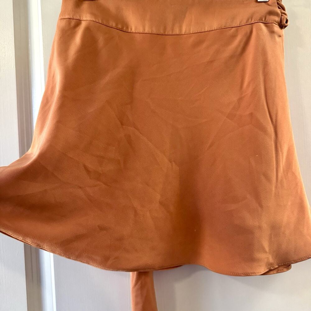 Le Lis Burnt Orange Wrap Mini Skirt Size Small Tie Waist Flowy Silky Satin Look - Picture 6 of 16